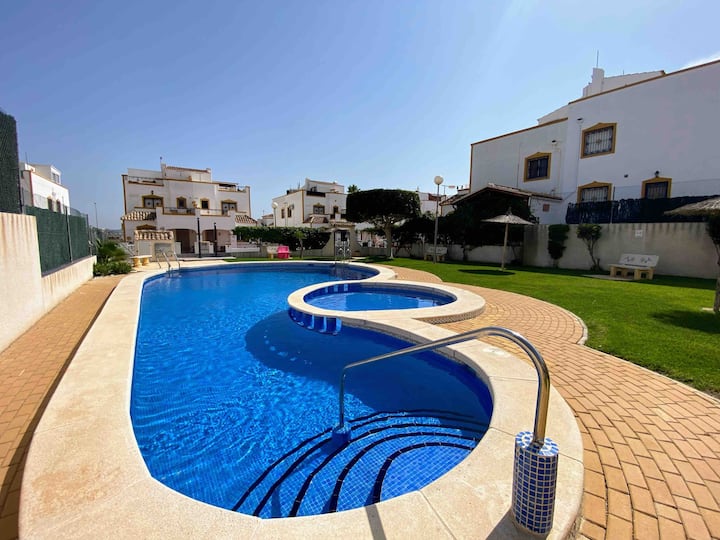 Spacious Villa, 4 Terraces, Near Pool, Golf, Bars - Algorfa