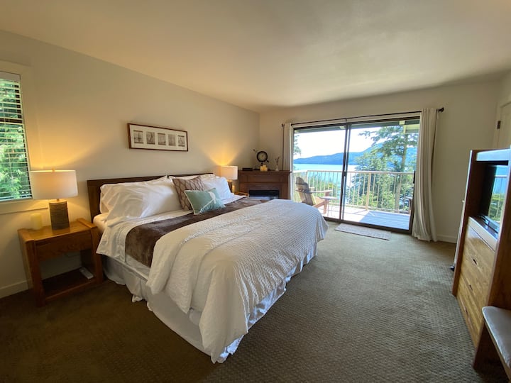 Rosario Condo With A View/king Bed - Eastsound, WA