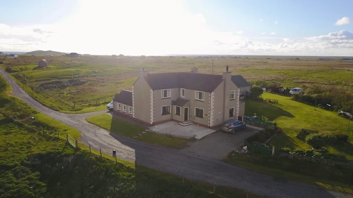 Leth Meadhanach - Charming Bnb In South Uist - Outer Hebrides