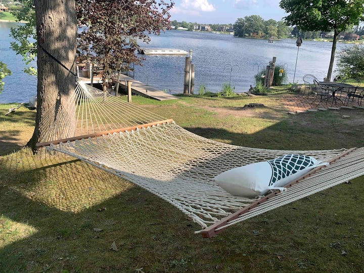 Island/lake Home + Kayaks Sunrise & Sunset View - Michigan Renaissance Festival