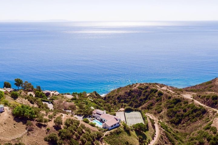 Panoramic Ocean View, 7 Bedroom Gated Villa, Pool & Tennis Court (2 Buildings) - Malibu, CA