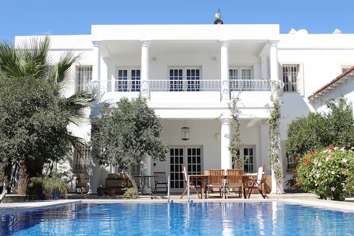 Private Villa Close To Beach W/pool - Bodrum