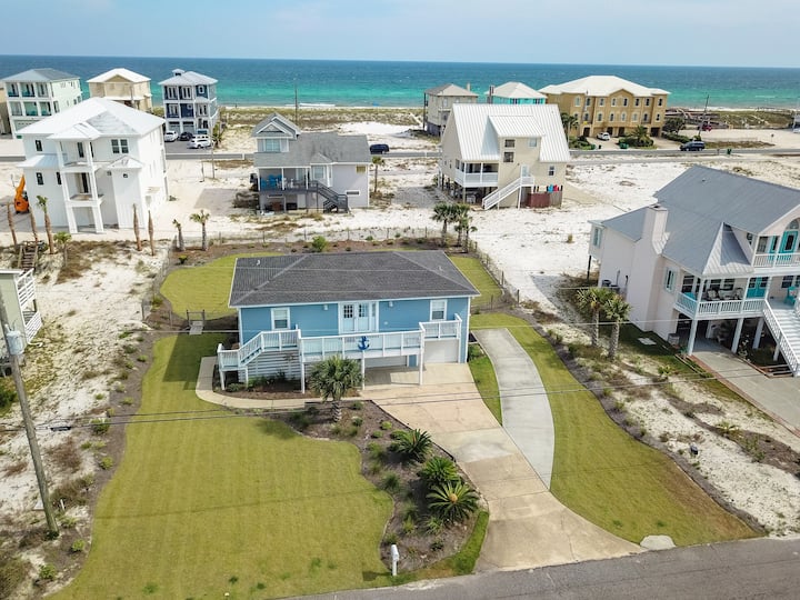 Beach House With Great Outdoor Spaces- Boat Parking Available! - Pensacola Beach, FL