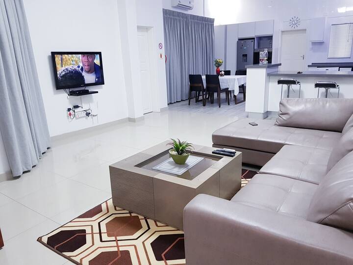 Modern Luxurious 2 Bedroom Apartment Near The Cbd - Gaborone