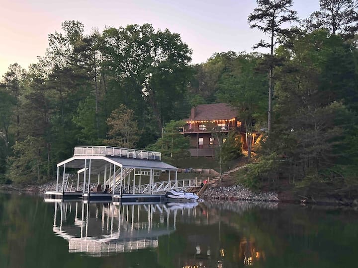 Cabin On Lake Nottely W/ Covered Dock And Hot Tub - Blairsville, GA
