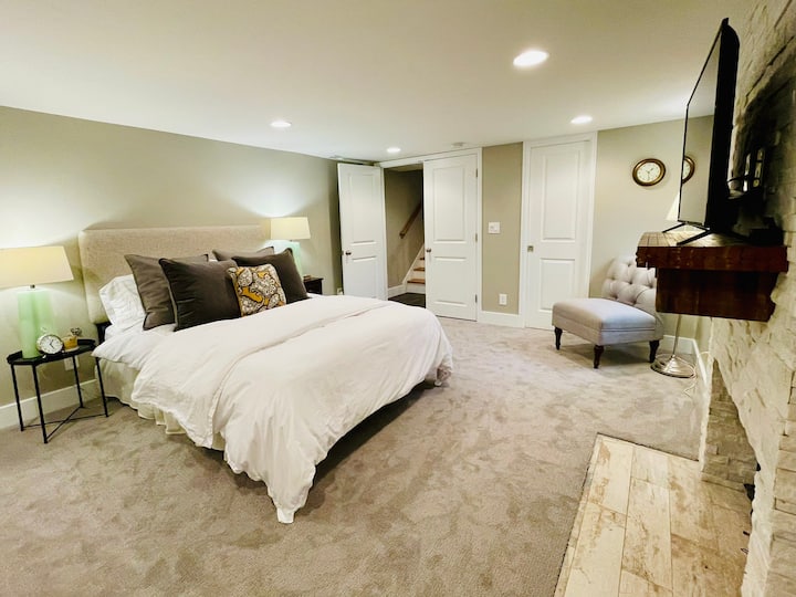 Private Garden Suite— Beautifully Remodeled - Cory - Merrill - Denver