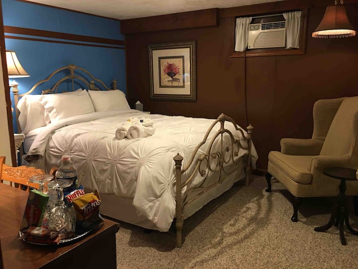 5 Bedroom Bilevel Basement - Lewisburg