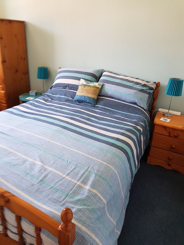 Double Bedroom In Quiet House (1 Or 2 Guests) - Andover