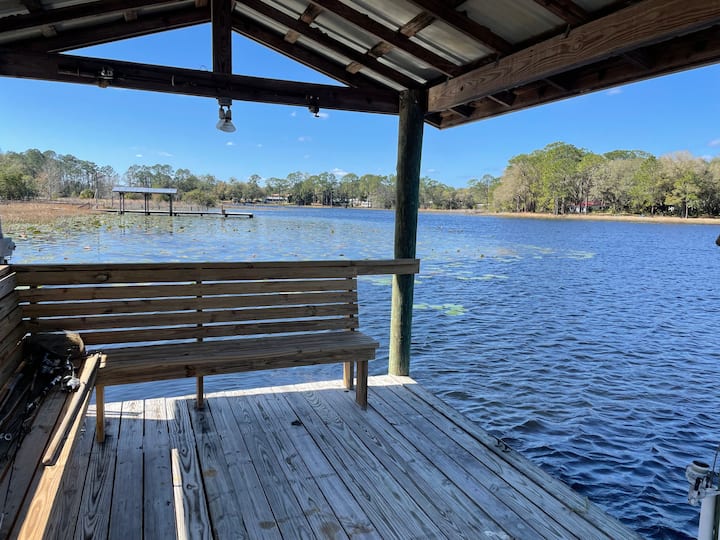 Lakefront, Private Bungalow On Banana Ln - Crescent City, FL