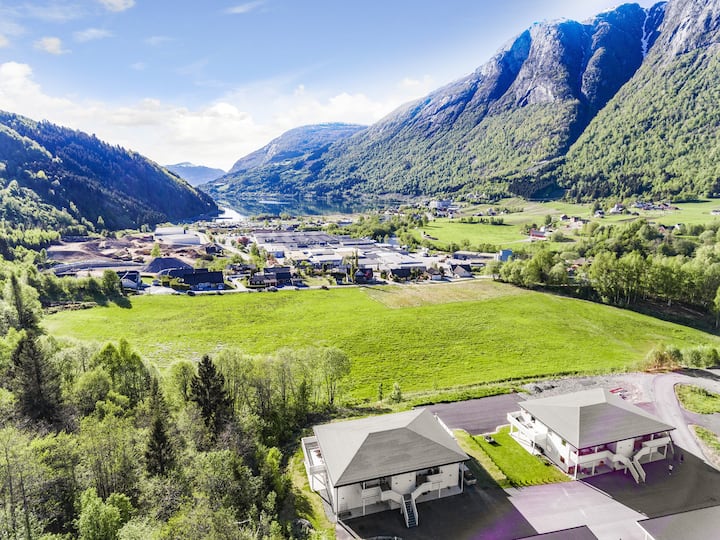 New Apartment In Loen View To Fjord And Mountains - Olden