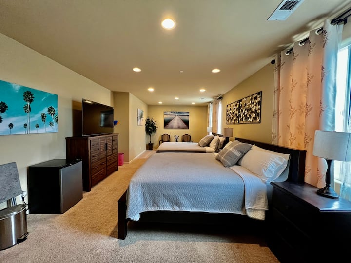 4: Luxury Large Private Room With Two Cal-kings - Visalia, CA