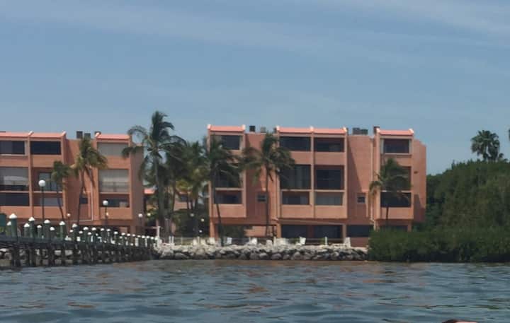 Oceanfront Townhome Located In Florida Keys - Islamorada, FL