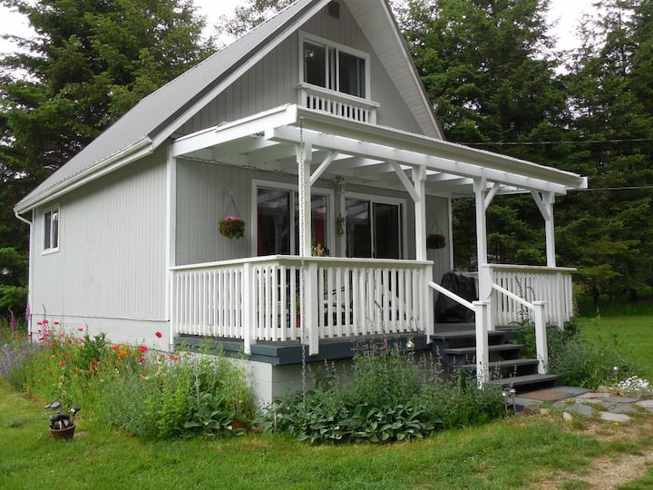 The Cottage - Quiet And Private - Hornby Island