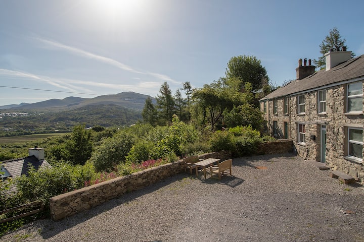 Mountain Cottage, Fabulous View, Private Parking - Llanberis