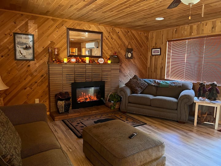 Charming 2br Cabin 300ft From The  Rogue River. - Rogue River, OR