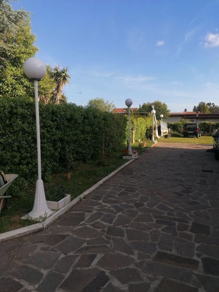 Appartamento (Mansarda) In Villa Bifamiliare - Latina