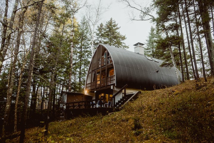 Architect's Brookside Cabin - Franconia