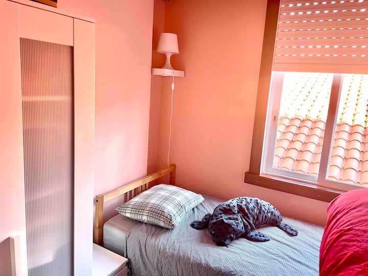 Room With 1 Bed And 1 Double Bunk Bed - Betanzos