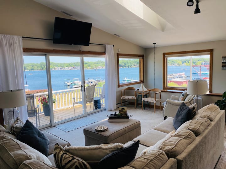 Lake View Escape
Stunning Views, Great Location. - Conneaut Lake, PA