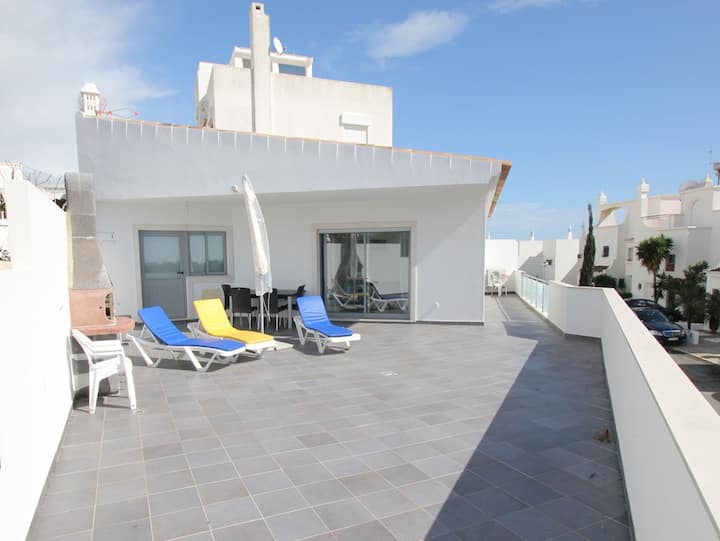 Lovely Modern 1 Bedroom Bungalow With Air Con, Marina And Sea Views Free Wi-fi - Albufeira