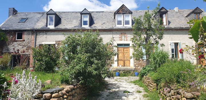 Ancien Couvent Au Coeur D'un Village Des Pyrénées - Lannemezan