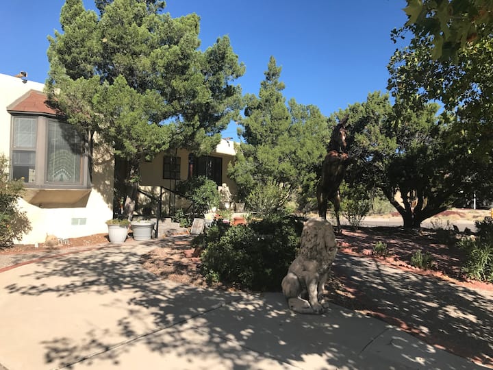 Copper Horse Airbnb - Albuquerque, NM