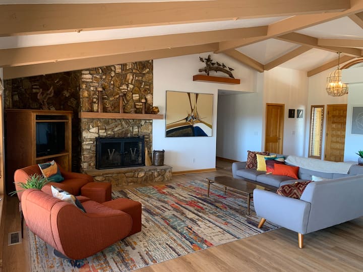 Mid Century Hilltop Ranch House In Wine Country - Cass Winery, Paso Robles