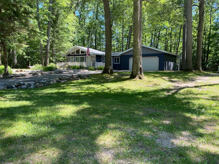 Private Family Cottage Near Beautiful Higgins And Houghton Lakes - Wifi Included - Higgins Lake, MI