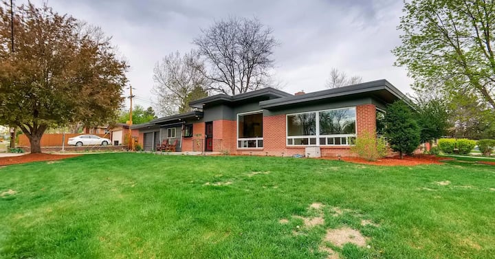 Mid-century 3 Bdr Lakewood Home Mountain Access! - Lakewood, CO