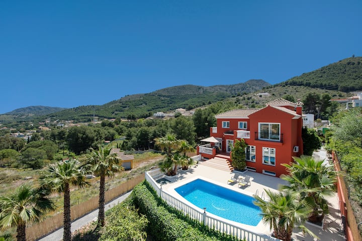 Amazing Villa With Pool And Gym For Up To 8 Guests - Cártama