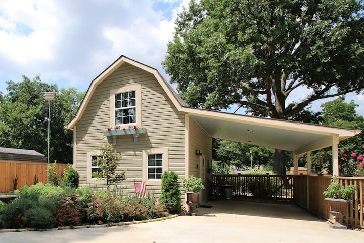 Barn House 1894 Under The Oak  Downtown Rogers - 아칸소