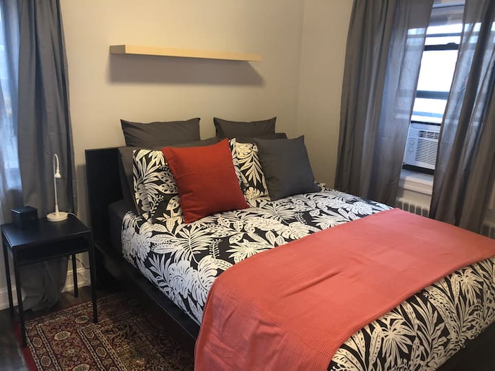 Fabulous /20 Min To Nyc/parking Avail For A Fee - Edgewater, NJ