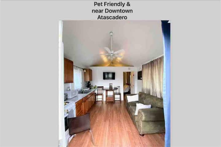 Cottage-kitchen,bedroom,pet Ok! 2-miles To Hwy 101 - Atascadero, CA