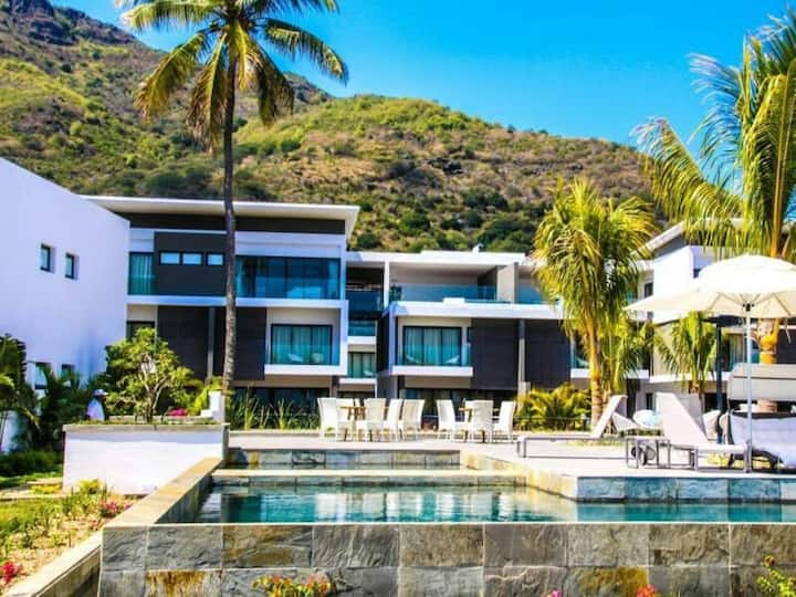 Latitude Luxury Apartment In Beachfront Complex - Mauricio