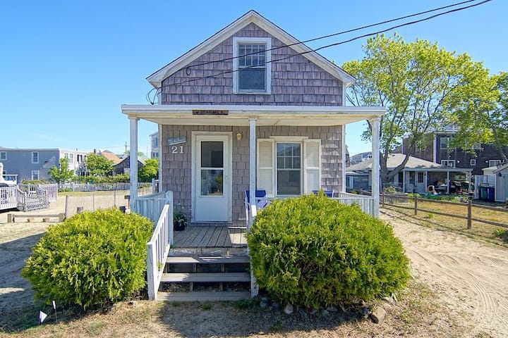 3 Cottage Complex With Parking For 6 - Hampton Beach, NH