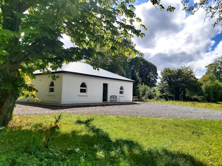 Mona's Cottage By The River Brosna - County Westmeath