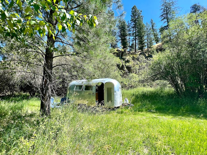 The Airstream ~ Cozy Comfort On The Tobacco River - Eureka, MT