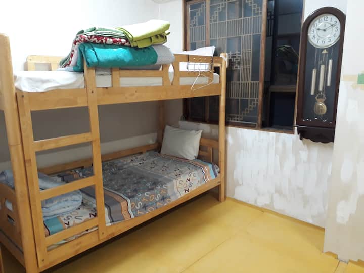 4beds Dorm Room,common Bathroom For 4 Person - Pohang-si