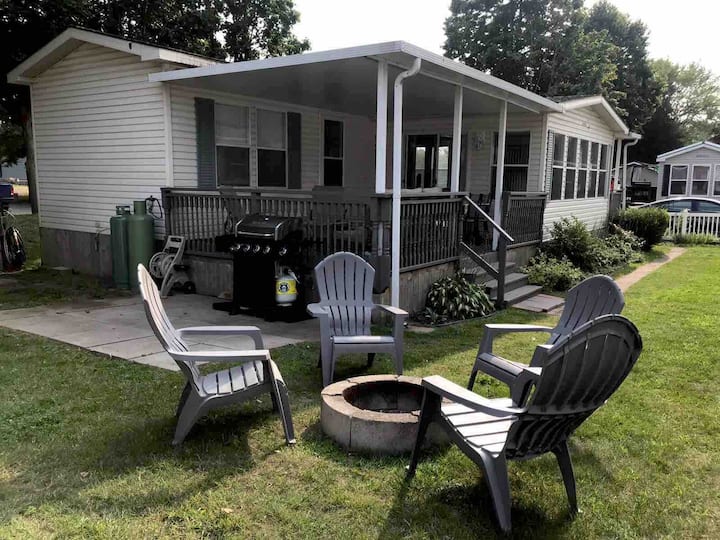Cozy,  Clean, And Family-friendly Cottage - Port Colborne