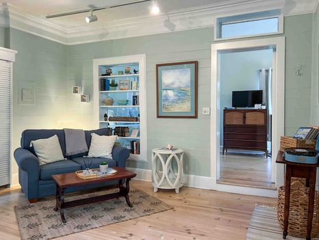 84 Apalachicola, FL Vacation rentals & Airbnb cozycozy