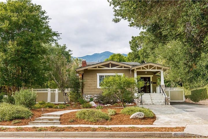 Beautiful Craftsman Home With Spa & Pool. - Sierra Madre, CA