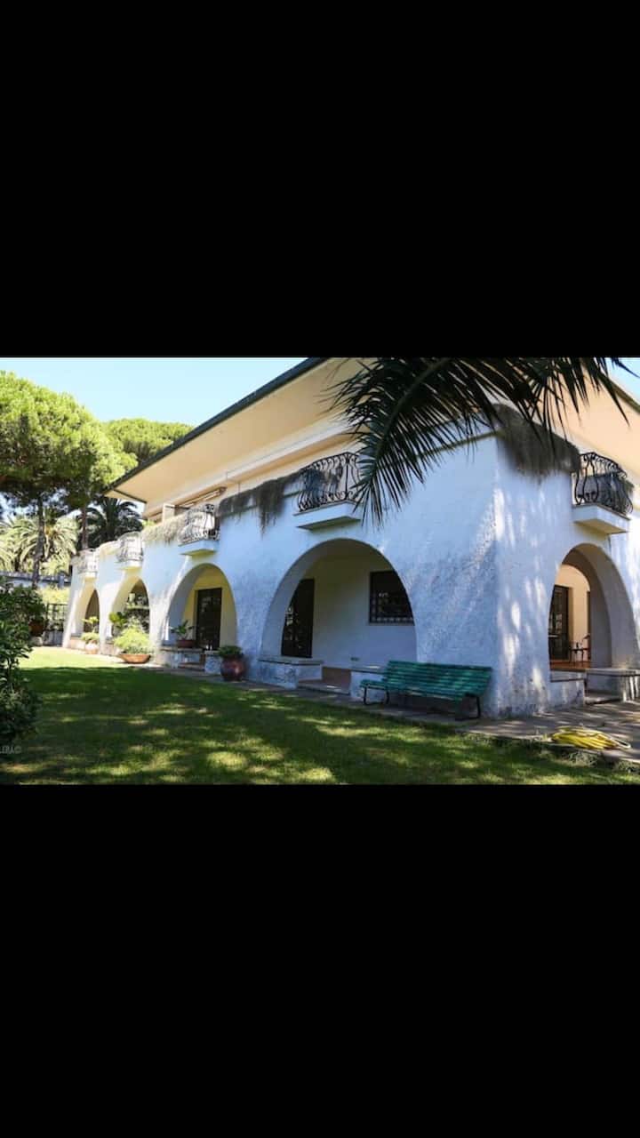 Luxury Villa And Big Garden 1 Min From The Sea - Santa Marinella