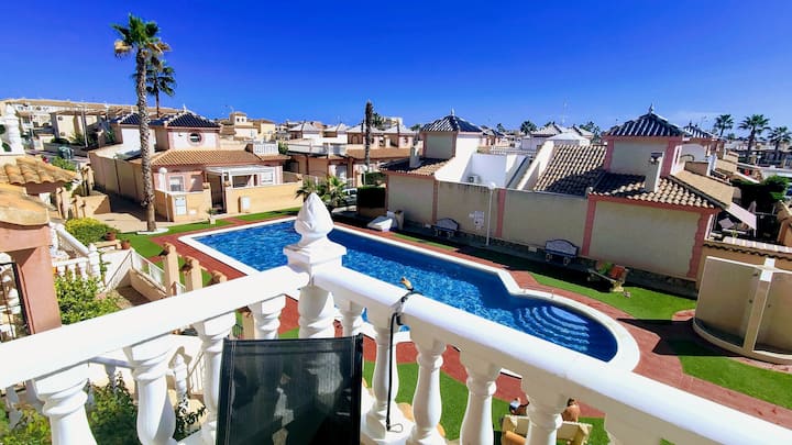 Flamingo Hills 2 Apartamento 3 Dormitorios, Piscina, Terraza, Aire, Vía Satélite, Wi-fi, Con Vistas Al Mar - Cabo Roig