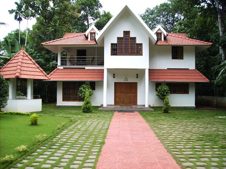 German Saheb Owned Villa With 4 Ac Bedrooms - Kottayam