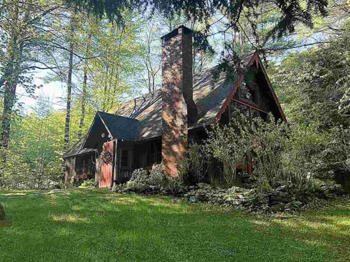 Charming Log Cabin W/ Fireplace In Stowe Village - Stowe, VT