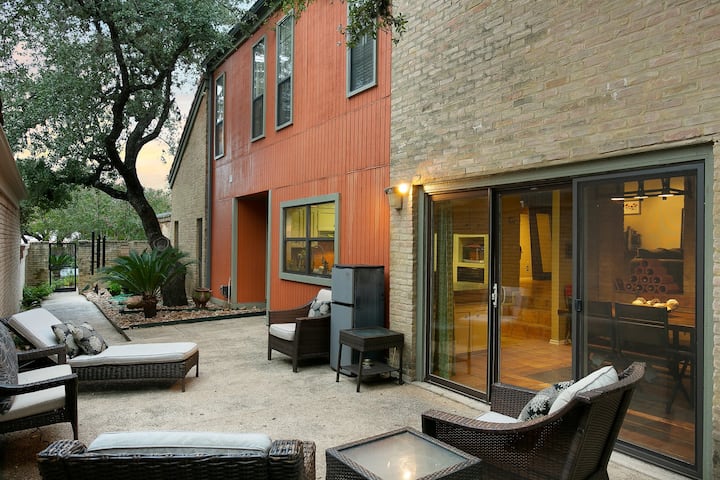 Modern Hacienda With Interior Balconies 🏡📍🛏 🏊‍♂️ - Cresta Bella – San Antonio
