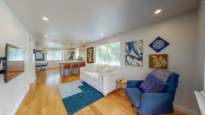 Convenient, Clean & Modern 1br Redwood Park Home - Arcata, CA