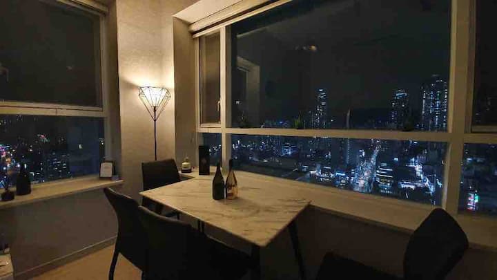서면역 1분<2 Bedroom 1 Livingroom> Coco’s Penthouse - Busan