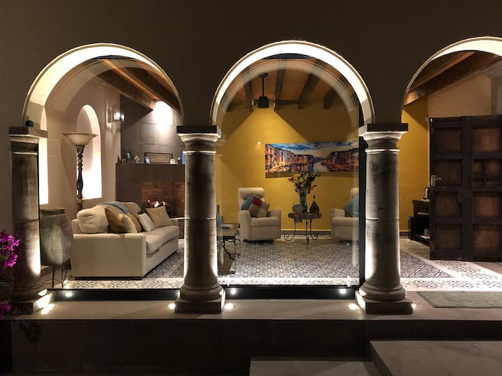 Villanueva...luxe Retreat, Modern Relaxed Style ! - San Miguel de Allende