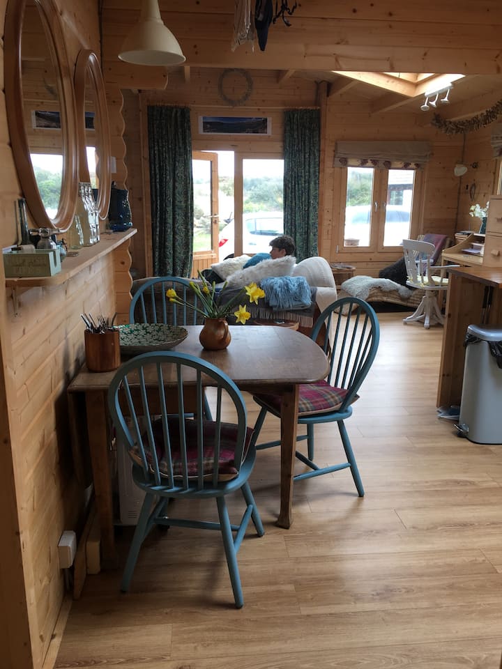 The Dolls House Cabin - Trearddur Bay